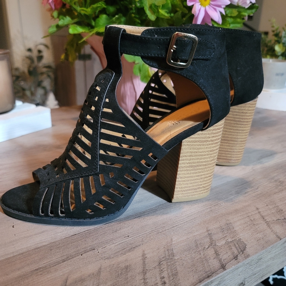 Heeled sandal